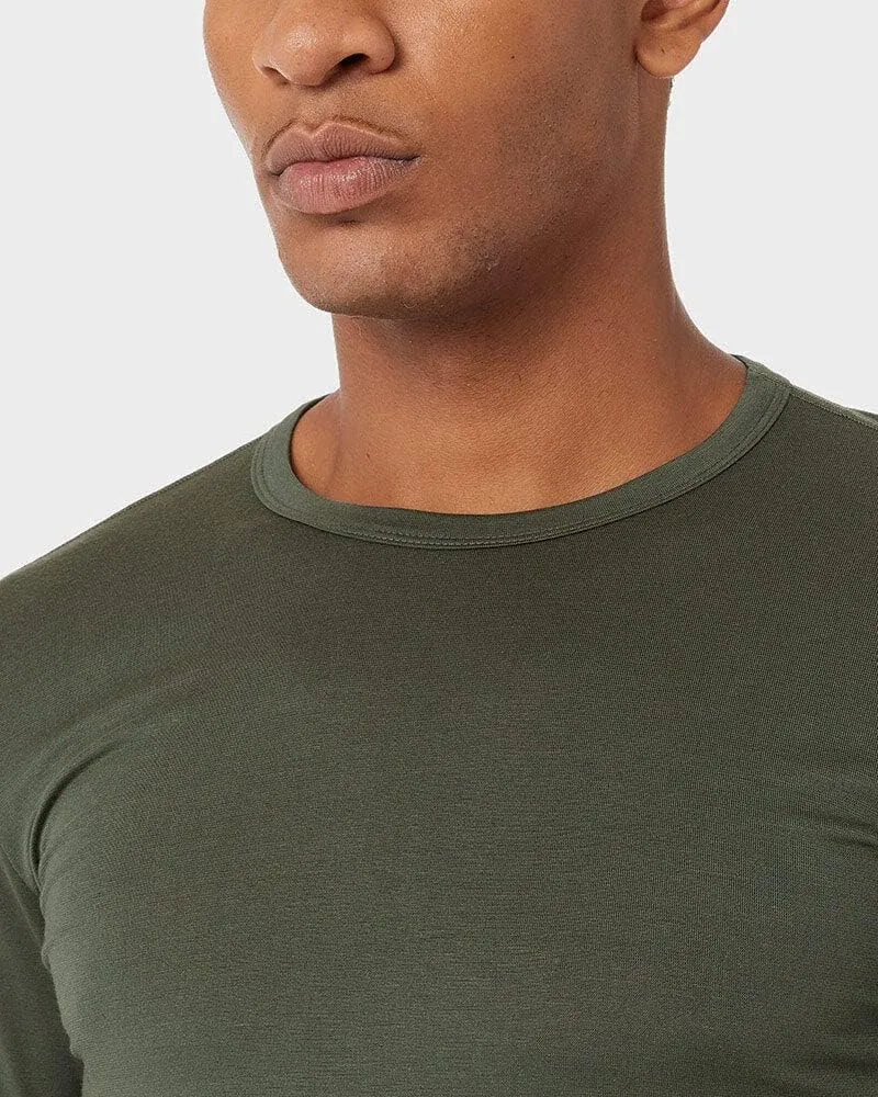 32 Degrees Men's Lightweight Baselayer Crew Top | Long Sleeve | Form Fitting | 4-Way Stretch | Thermal